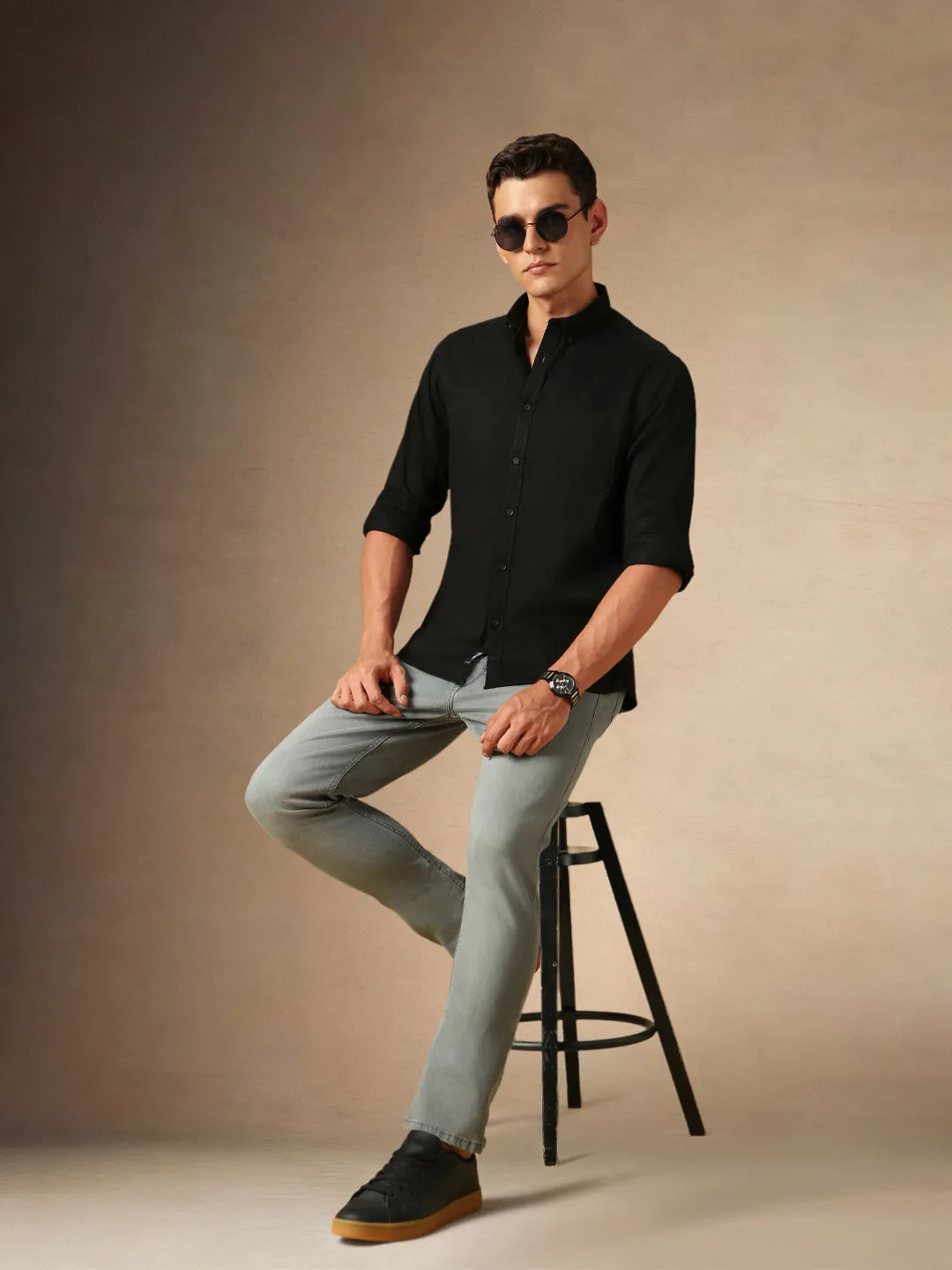 Men's Black Solid Spread Collar Full Sleeves Casual Shirt