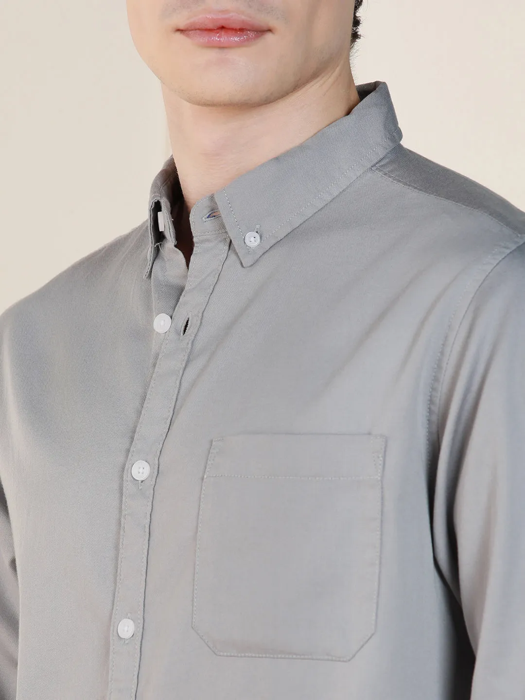 Men's Grey Solid Button-Down Collar Long Sleeves Regular Fit Casual Shirt